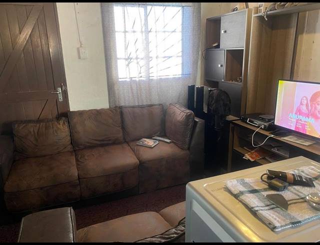 2 BEDROOM HOUSE FOR SALE IN EZIBELENI
